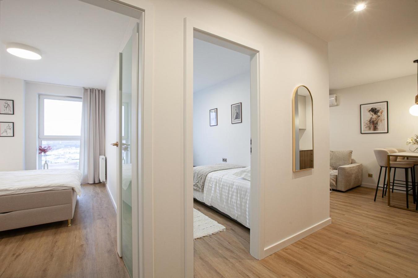 Kobiela Apartments Debowe Tarasy Katowice Bagian luar foto